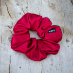 SATÉNOVÁ SCRUNCHIE GUMIČKA ČERVENÁ
