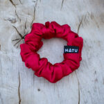 SATÉNOVÁ SCRUNCHIE GUMIČKA MIDDLE ČERVENÁ