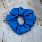 SATÉNOVÁ SCRUNCHIE GUMIČKA MODRÁ