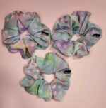 SILKY SCRUNCHIE GUMIČKA DUHOVÁ SRDÍČKA - Obrázek 3