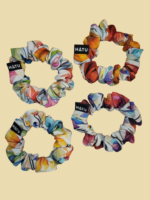 SCRUNCHIE GUMIČKA <BR>Z UMĚLÉHO HEDVÁBÍ - KVĚTY - Obrázek 4